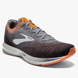 BRAND NEW - Brooks Levitate 2 - men’s size 10.5 (EU 44.5)
